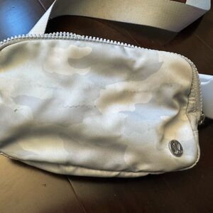 lululemon athletica Gray Camo Men's Bag